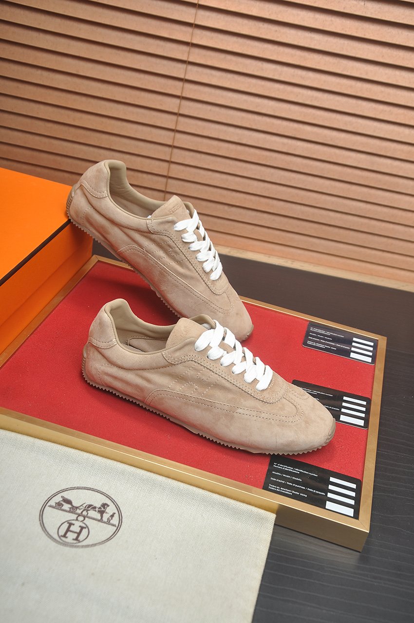 Hermès Beige Low-Top Sneakers